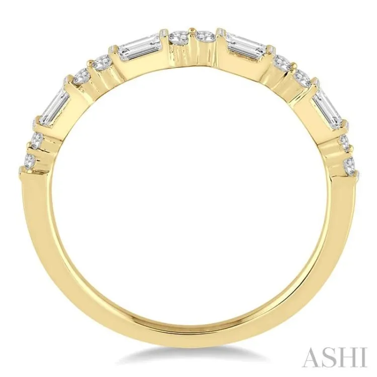 1/3 ctw Baguette and Round Cut Diamond Wedding Band in 14K Yellow Gold