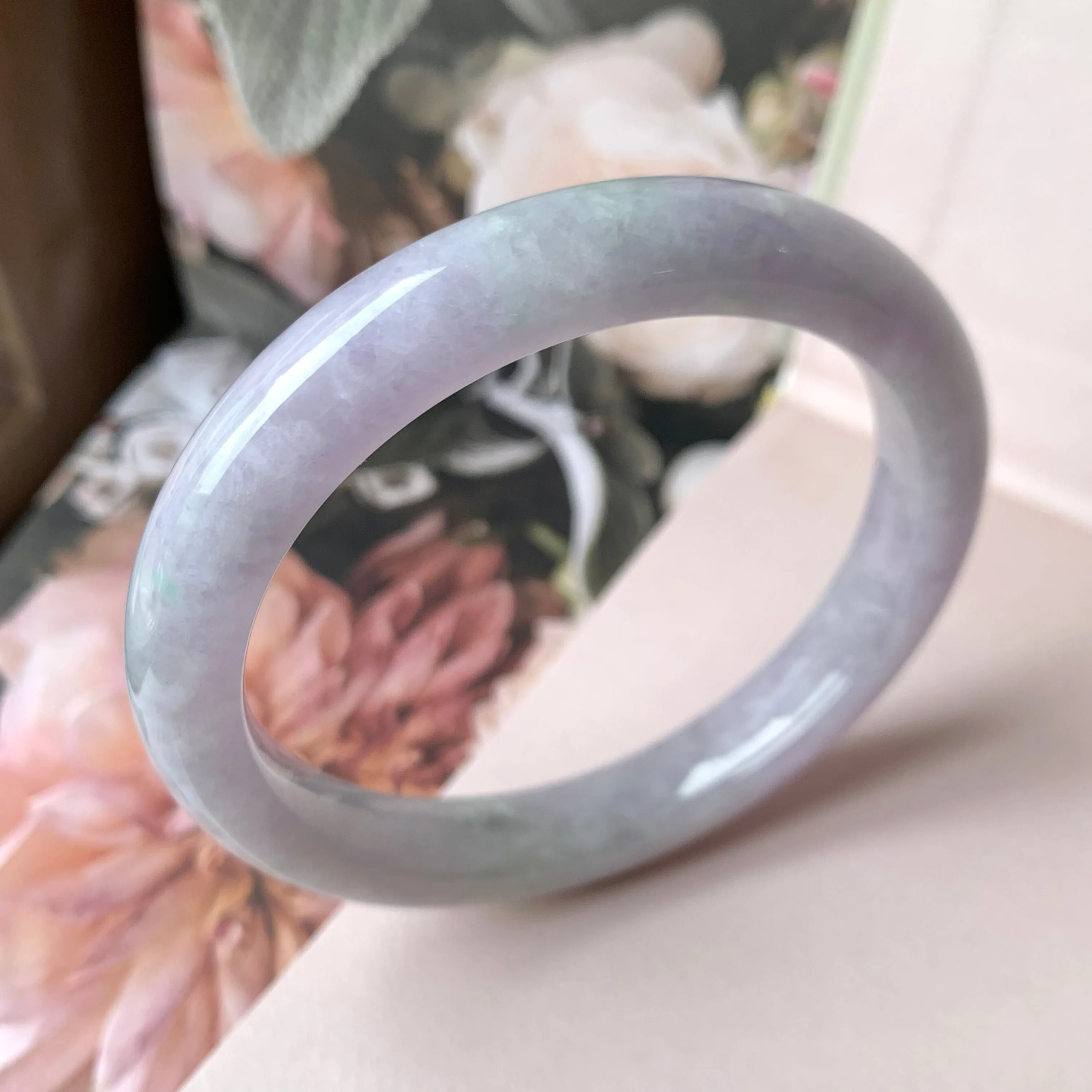 55.5mm A-Grade Natural Lavender Jadeite Modern Round Bangle No.152834