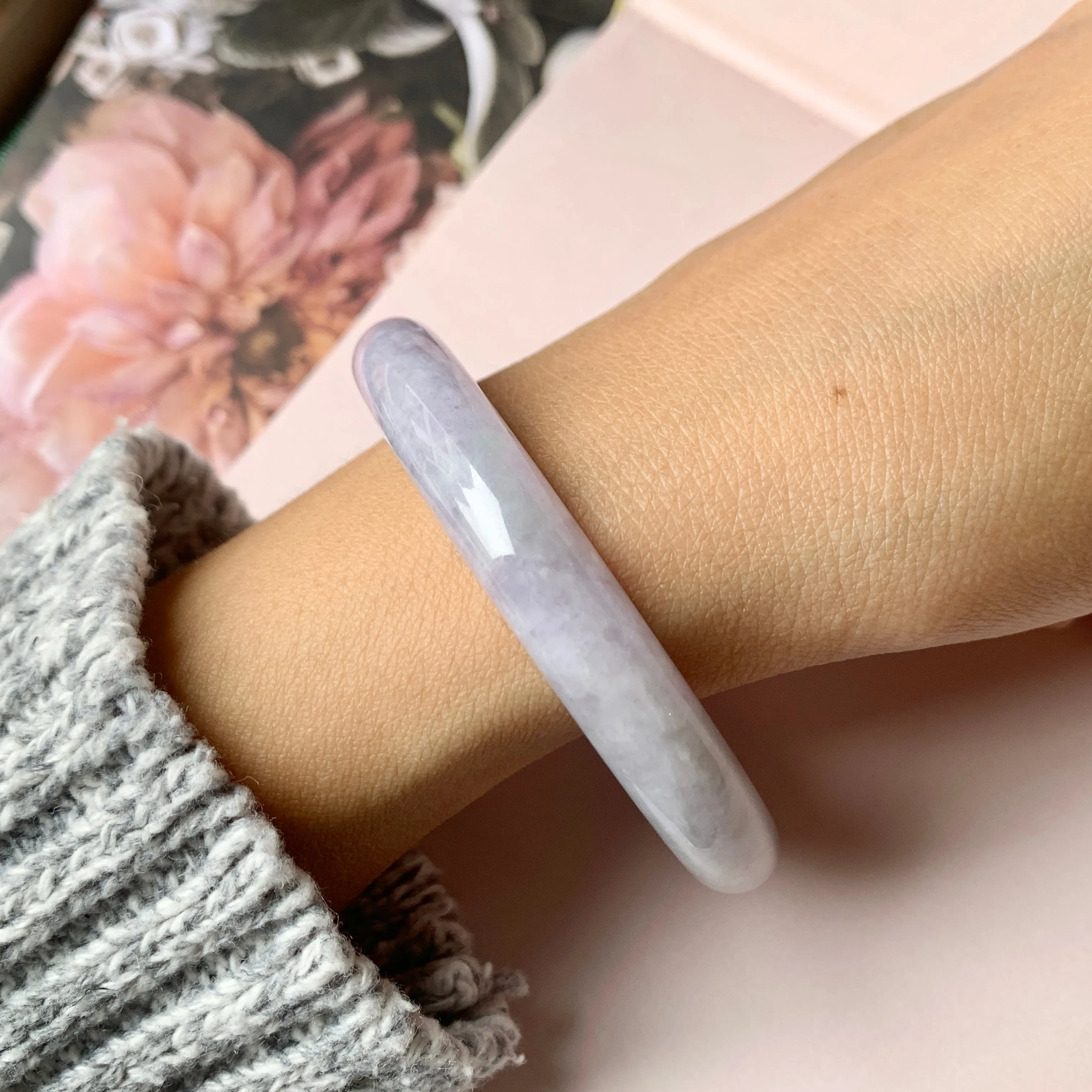 55.5mm A-Grade Natural Lavender Jadeite Modern Round Bangle No.152834