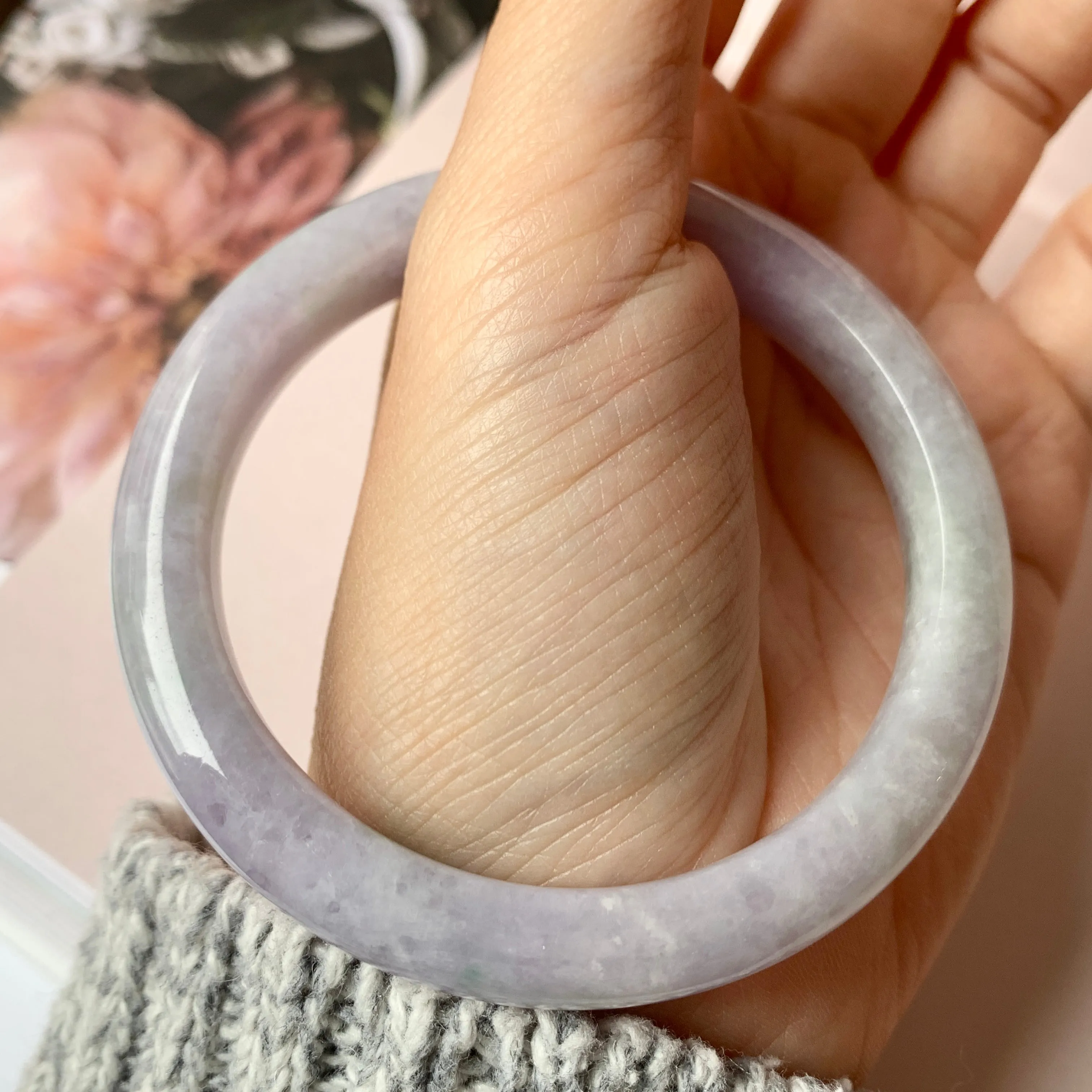 55.5mm A-Grade Natural Lavender Jadeite Modern Round Bangle No.152834