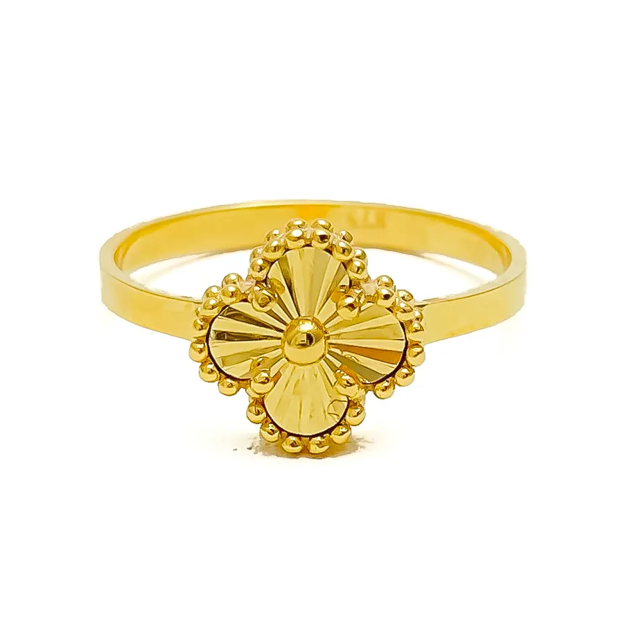 Beautiful Luminescent 21k Gold Clover Ring - Size 8