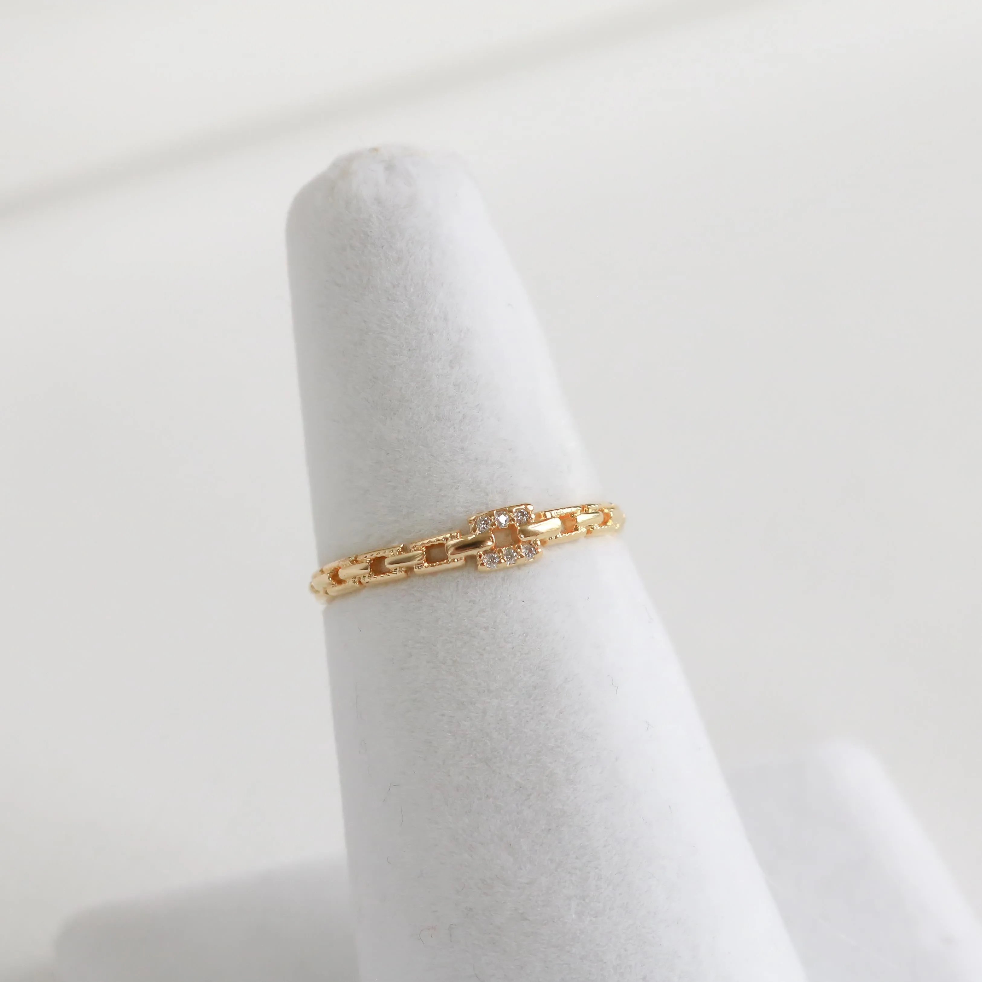 Dainty Chain Link Ring