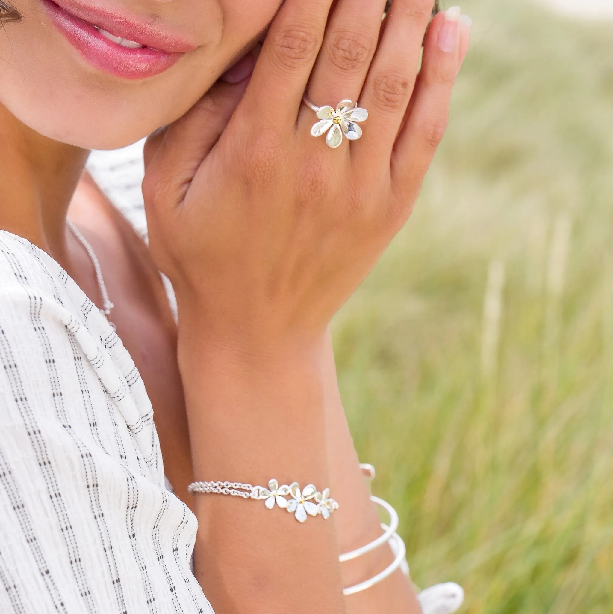 Daisy Cluster Bracelet