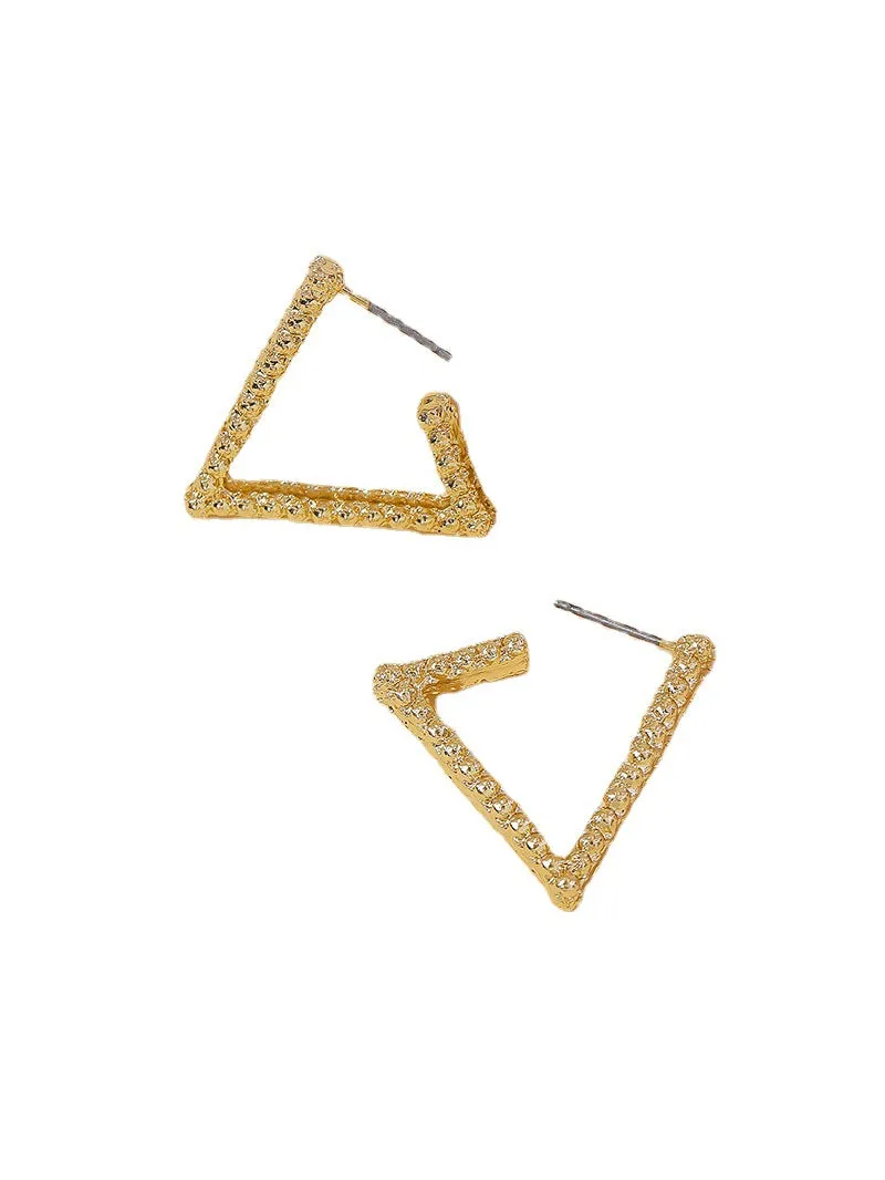 Modern Elegance: Stylish Metal Earrings with Geometric Shapes and Unique Design