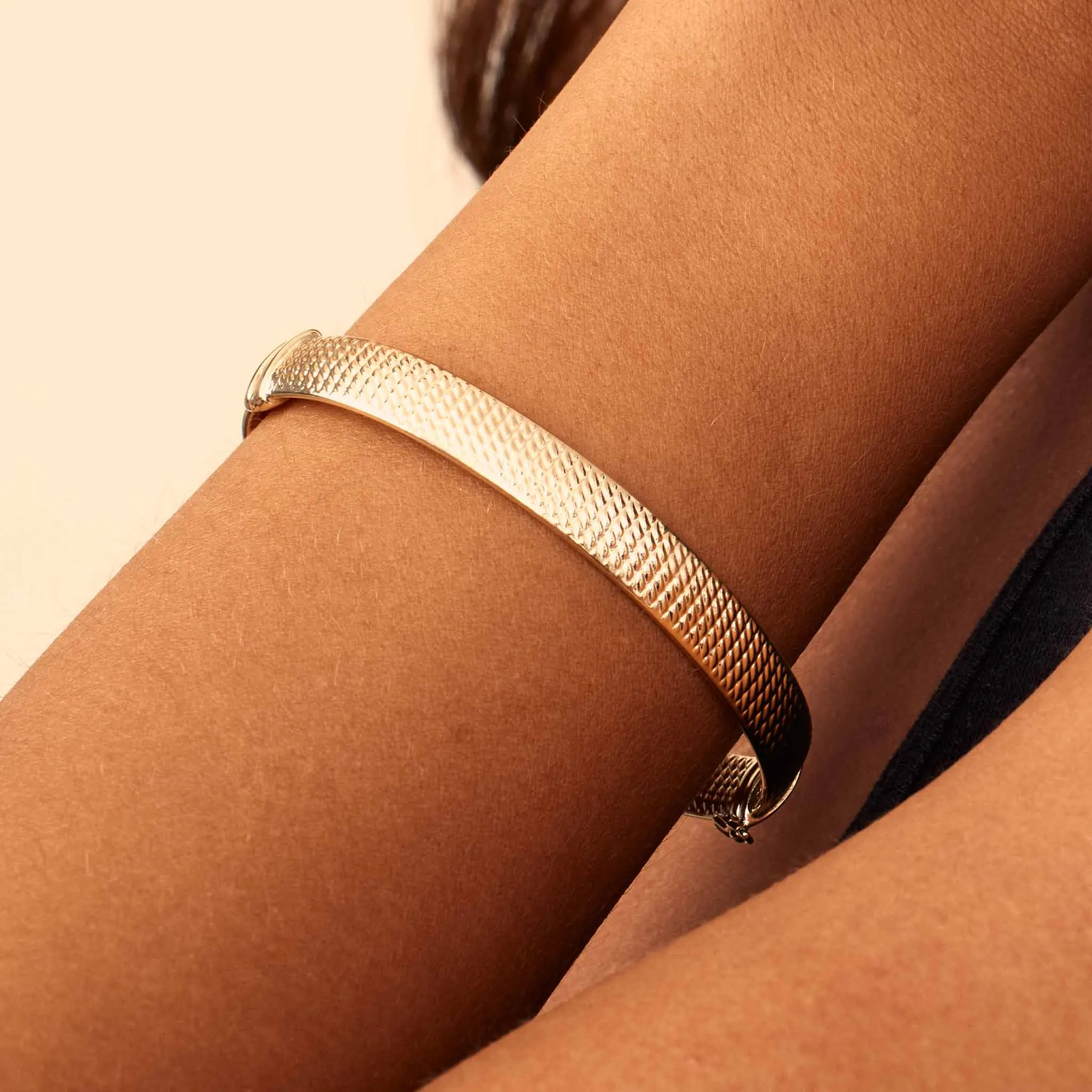 Moto Bangle