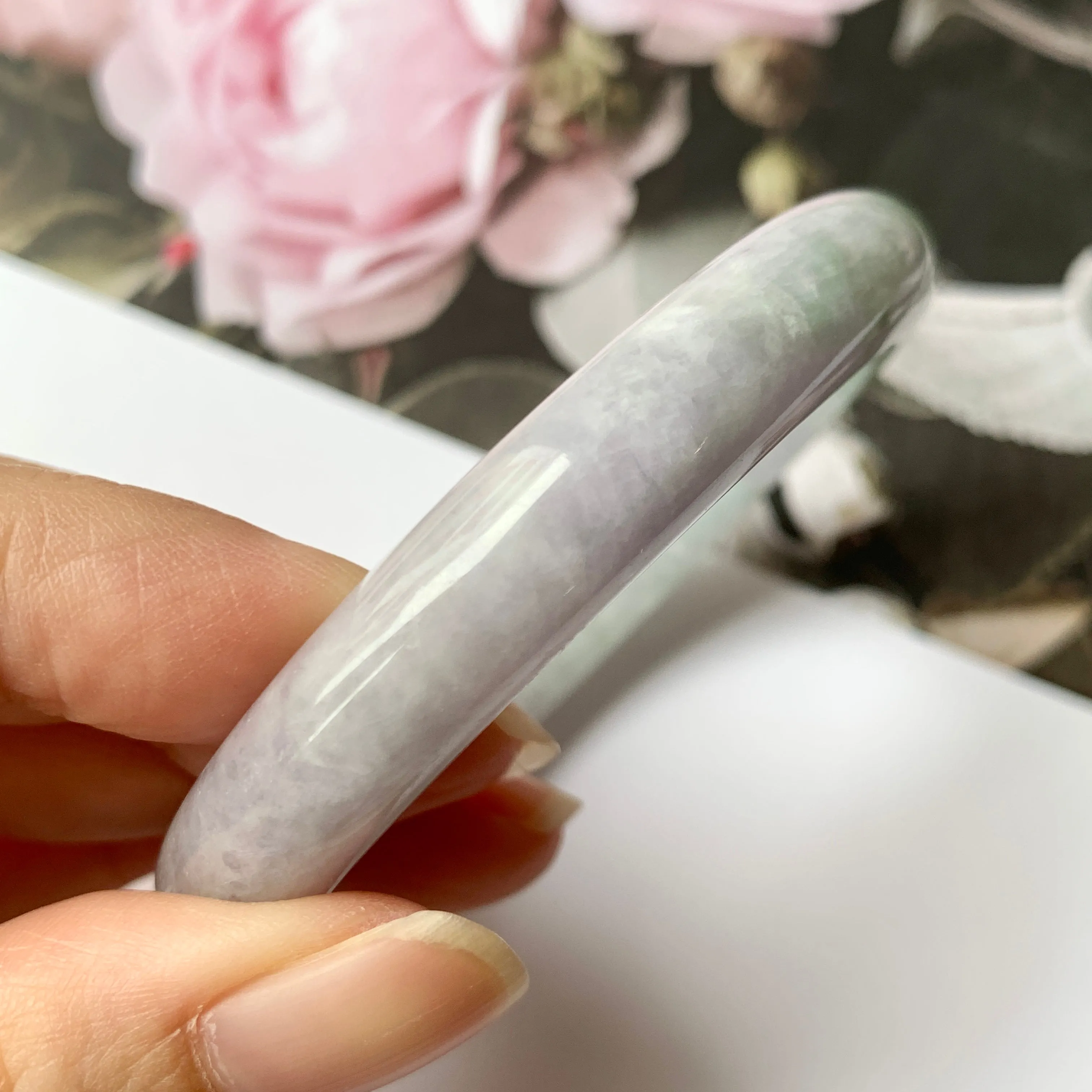 SOLD OUT: 53.8mm A-Grade Natural Lavender Jadeite Modern Round Bangle No.151839