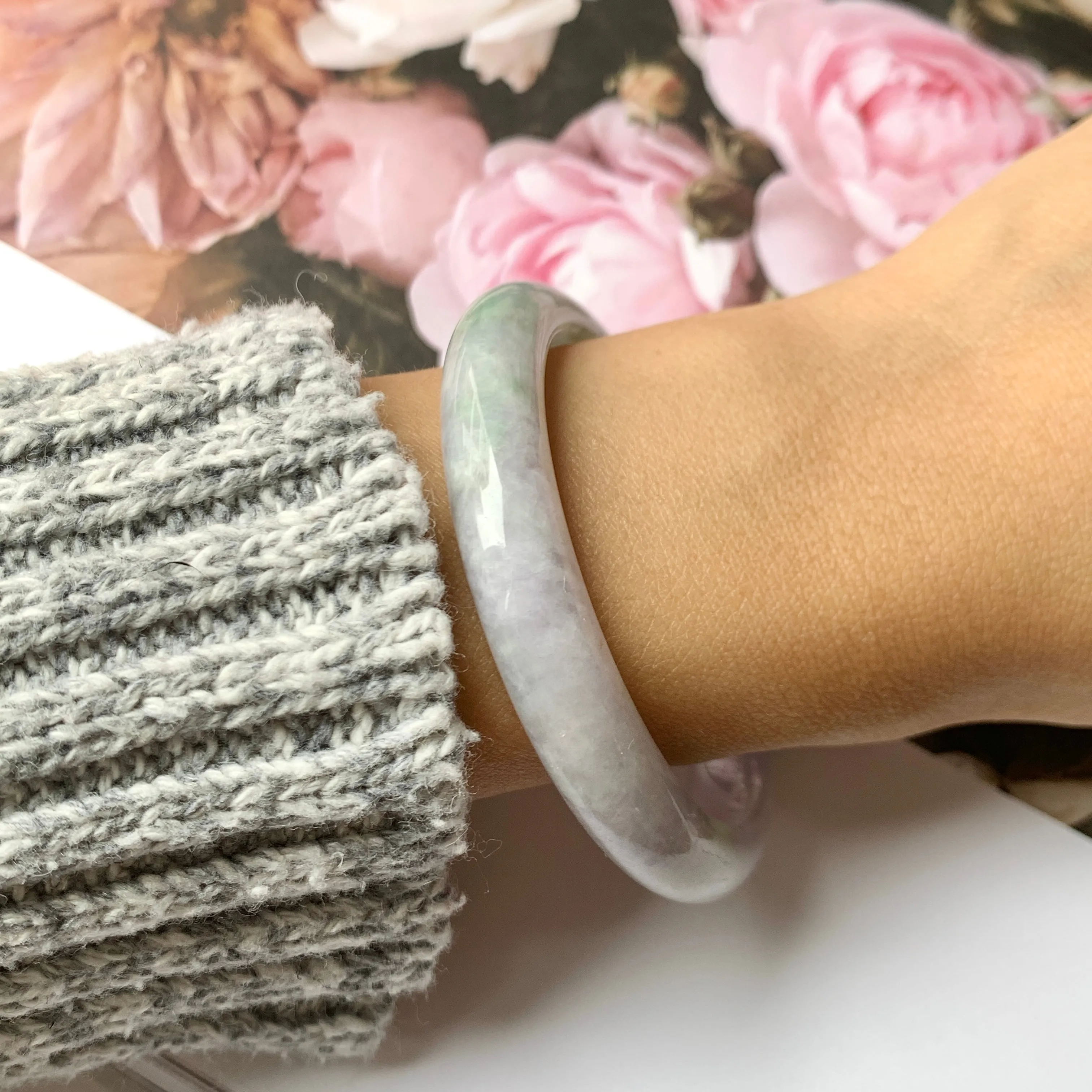 SOLD OUT: 53.8mm A-Grade Natural Lavender Jadeite Modern Round Bangle No.151839