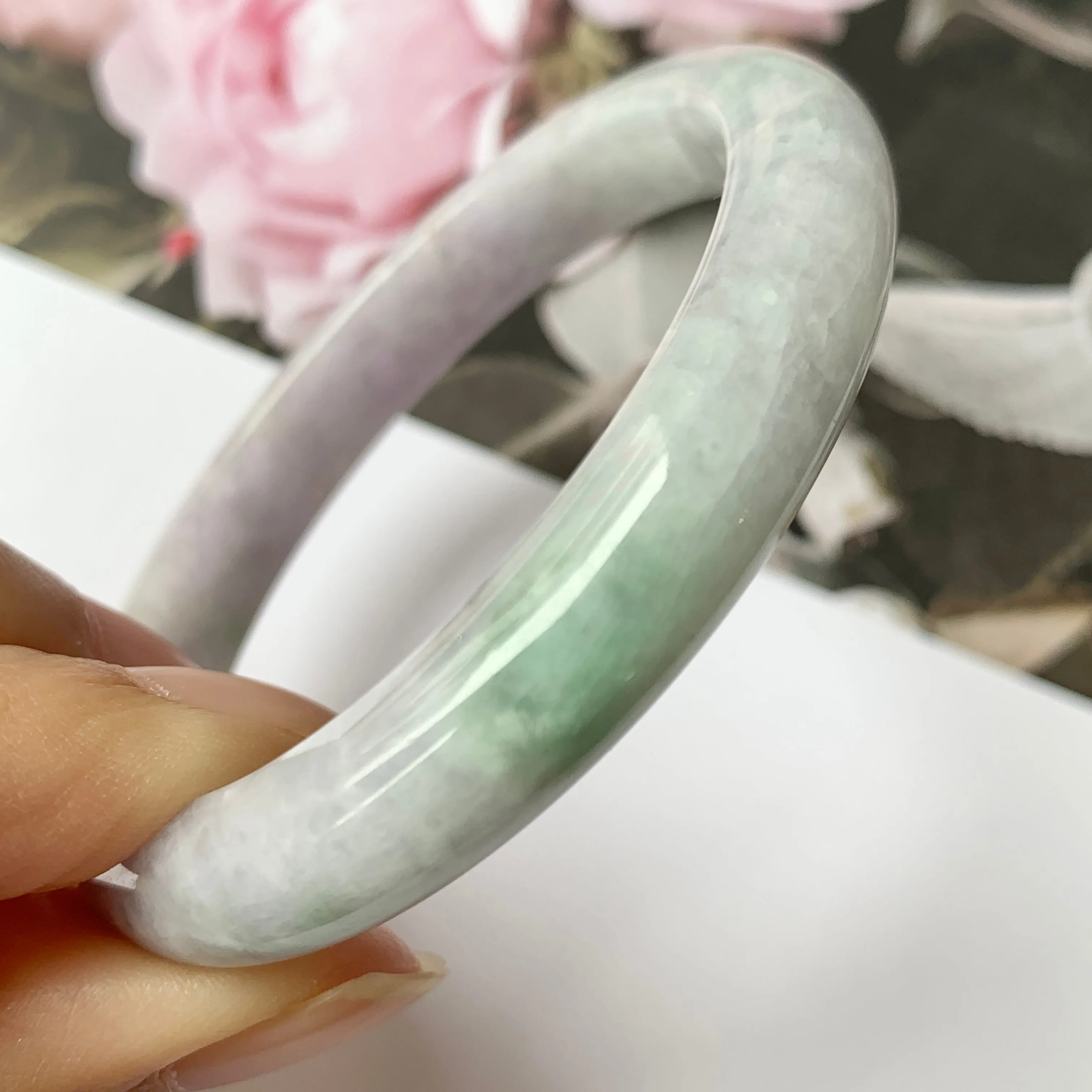 SOLD OUT: 53.8mm A-Grade Natural Lavender Jadeite Modern Round Bangle No.151839