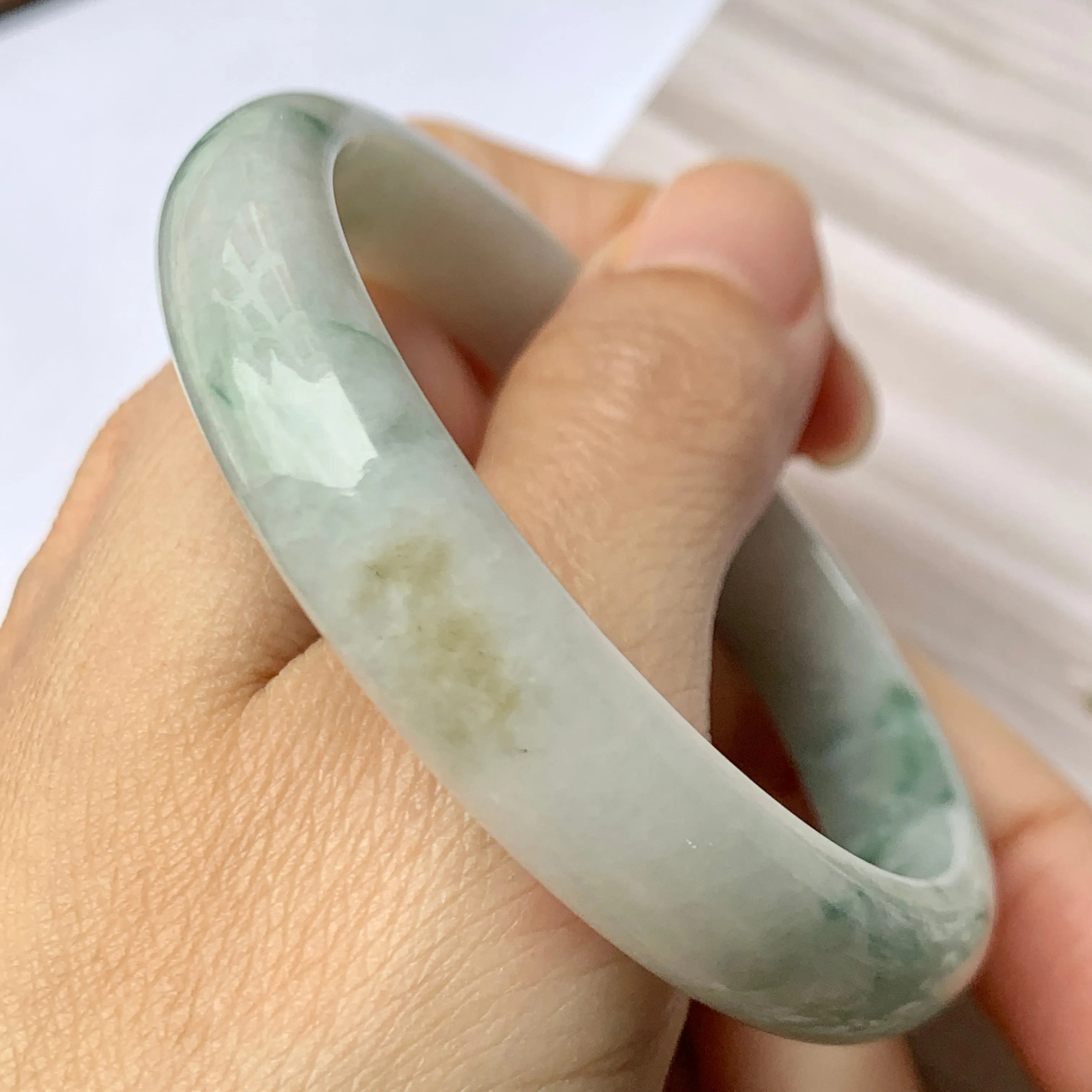 SOLD OUT: 53mm A-Grade Natural Floral Jadeite Modern Round Bangle No.151766