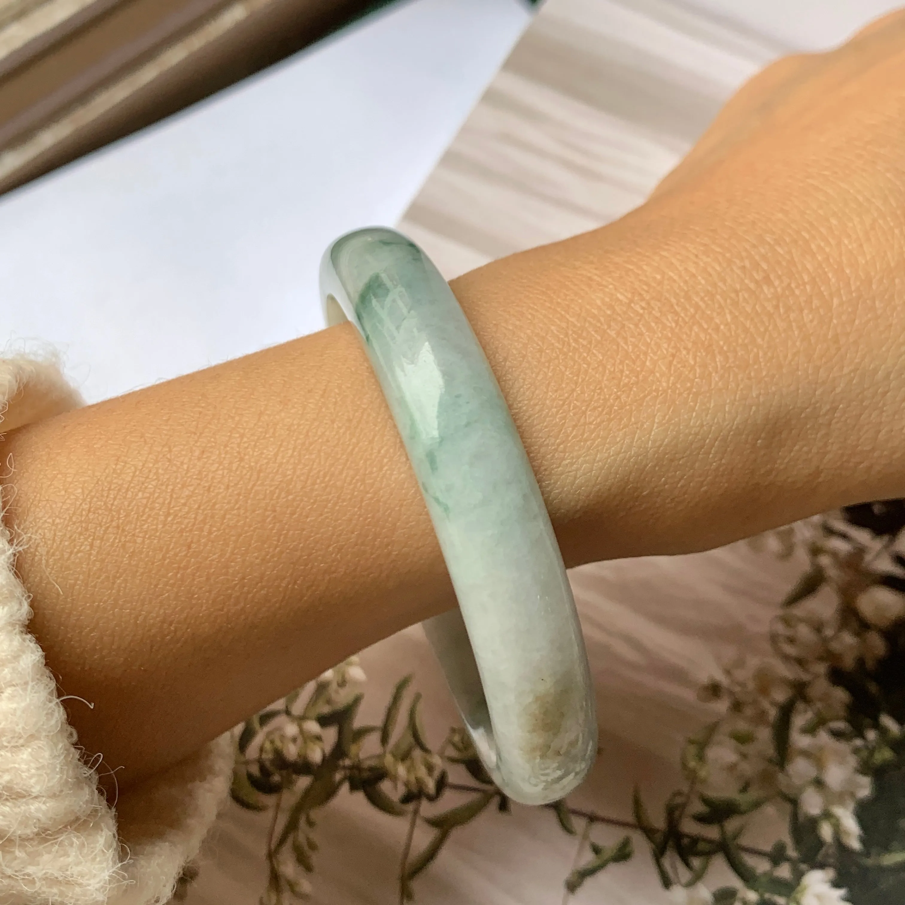 SOLD OUT: 53mm A-Grade Natural Floral Jadeite Modern Round Bangle No.151766