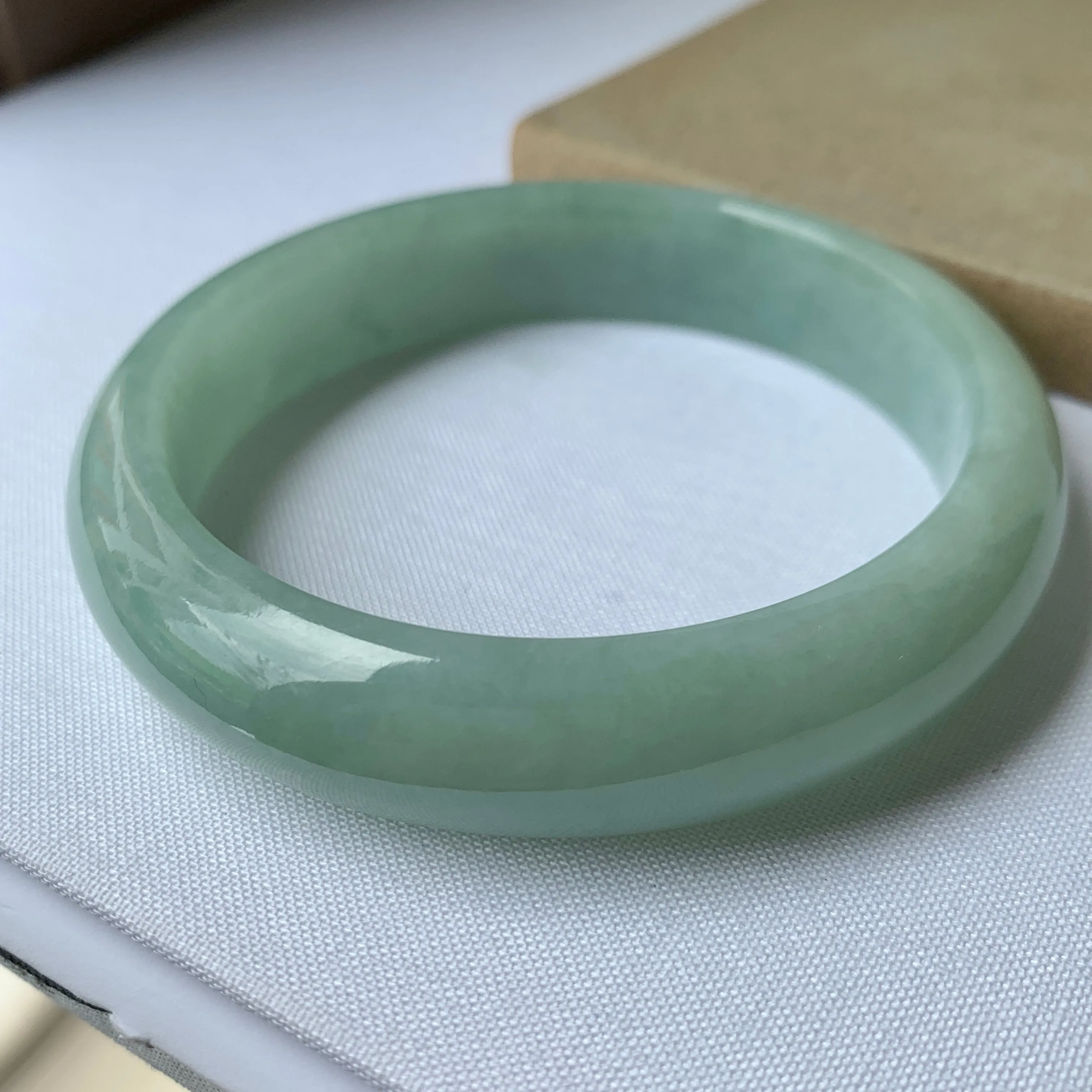 SOLD OUT: 58.8mm A-Grade Natural Green Jadeite Modern Round Bangle No.151658