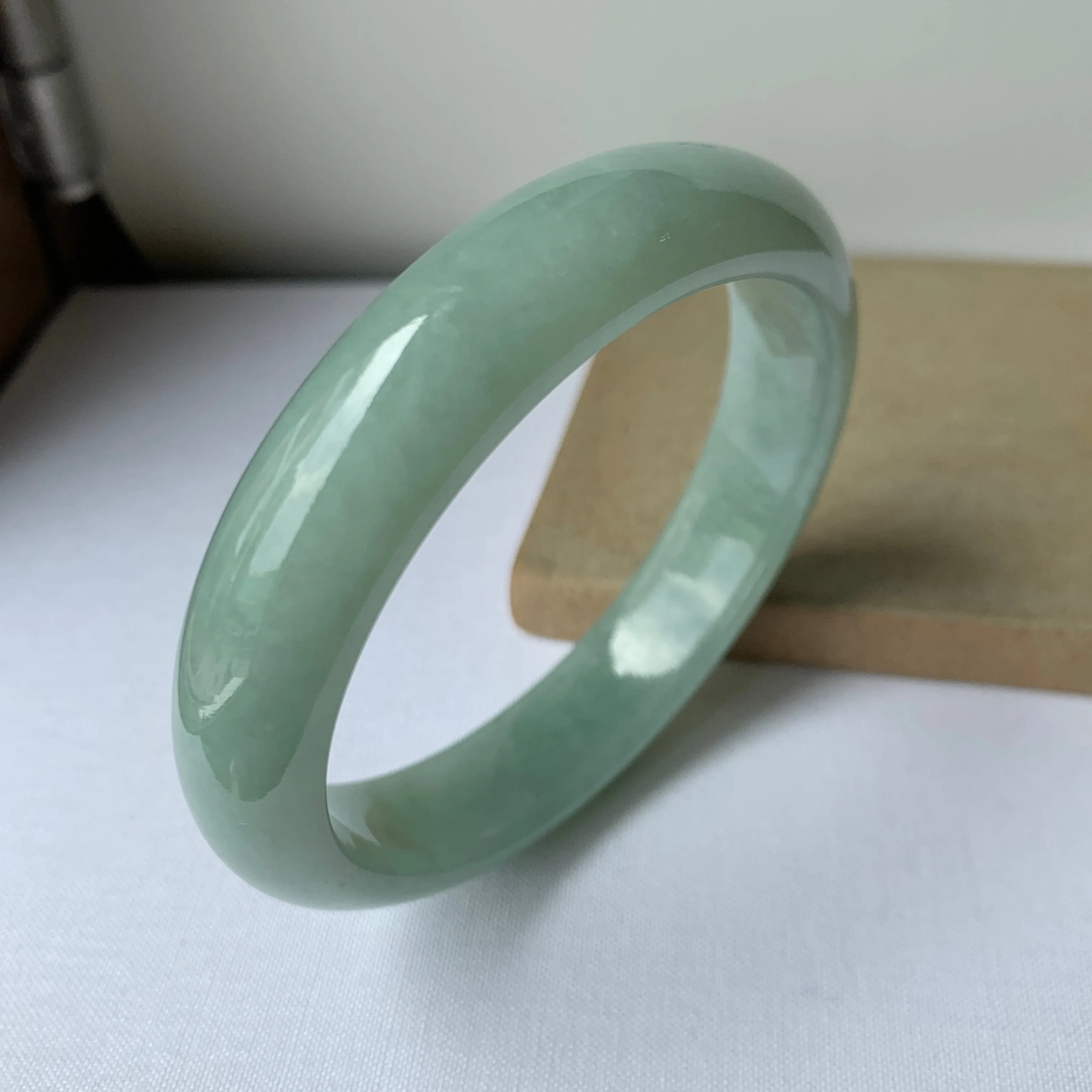 SOLD OUT: 58.8mm A-Grade Natural Green Jadeite Modern Round Bangle No.151658