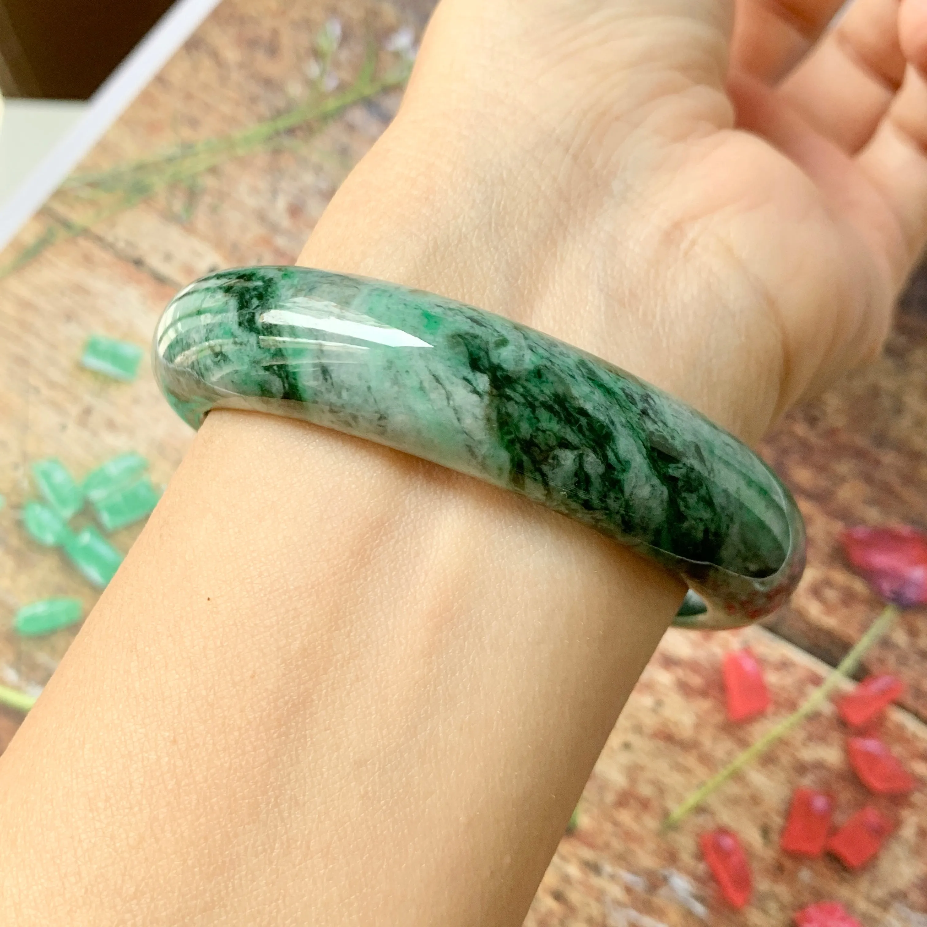 SOLD OUT: 59.1mm A-Grade Natural Floral Jadeite Modern Round Bangle No.151613