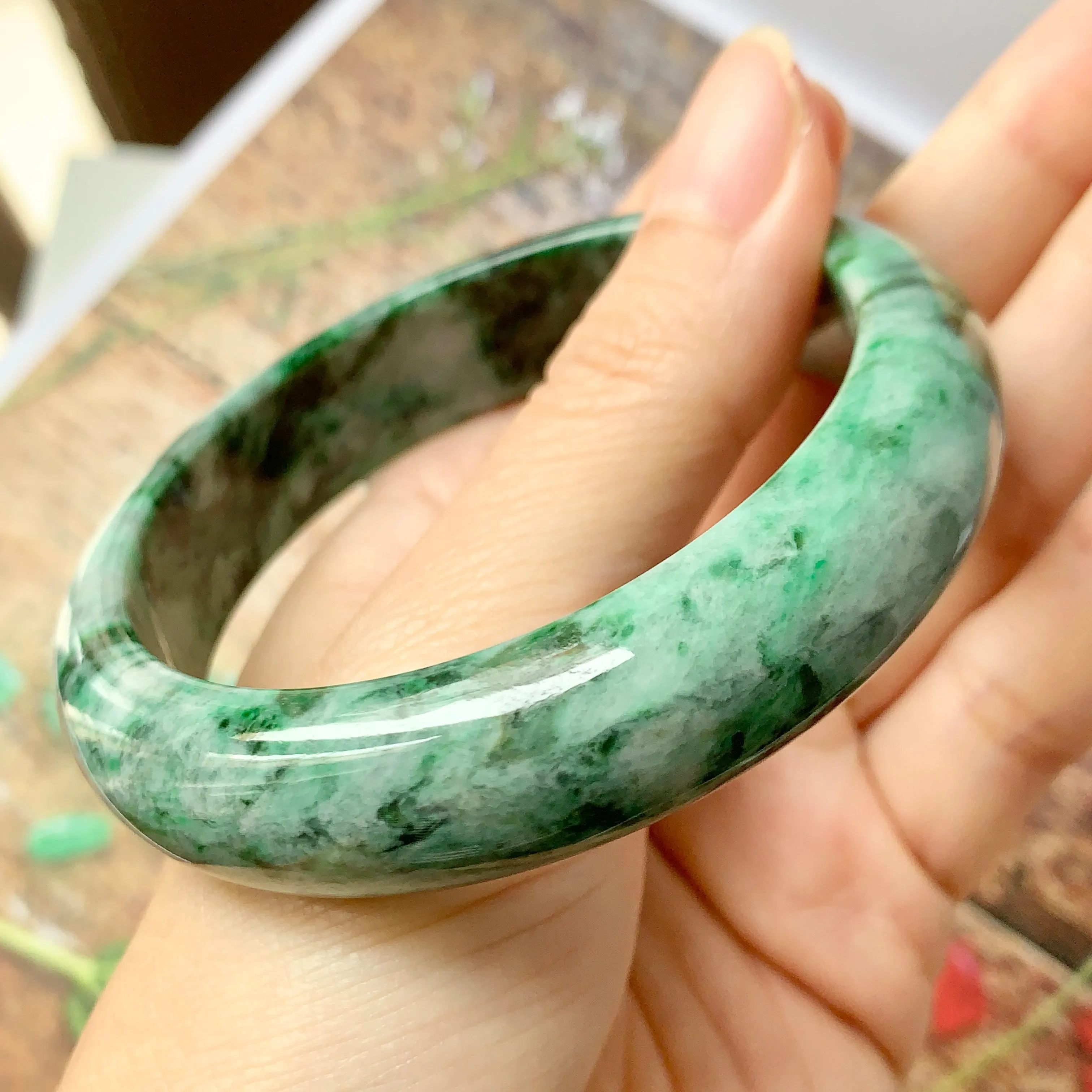 SOLD OUT: 59.1mm A-Grade Natural Floral Jadeite Modern Round Bangle No.151613