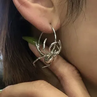 Unique Punk Spider Crawling Earrings