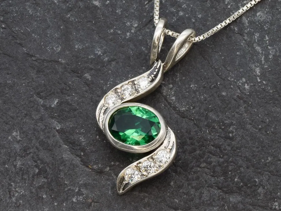 Vintage Emerald Pendant - Unique Emerald Necklace - Green Oval Necklace