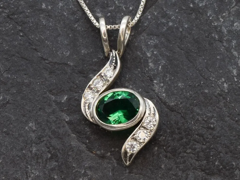 Vintage Emerald Pendant - Unique Emerald Necklace - Green Oval Necklace